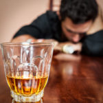 whisky-alkohol-opitost-alkoholizmus-zavislost-nestandard1
