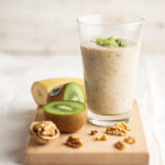 09_banana,-kiwi,-walnuts,-seeds-and-oatmilk_and_kiwi