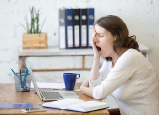 Стручњаците предупредуваат: Недостатокот на сон влијае на мозокот како и пијанството