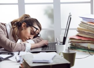 СЗО: Премореноста од работа ќе се смета за болест како и настинката