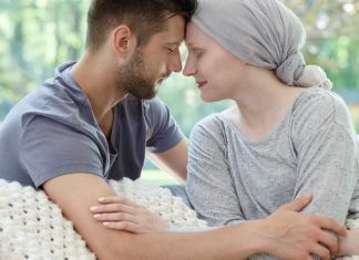 Како да разговарате со болни од рак: што не треба да кажете и како да и помогнете на жена која добила карцином