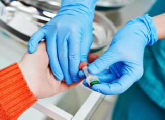 Раните промени на мозокот при Алцхајмер ќе може да се откриваат и преку крвен тест