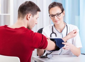 Зошто доаѓа до забрзано чукање на срцето? Реагирајте и помогнете си на време