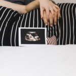 pregnant-woman-with-husband-ultrasound