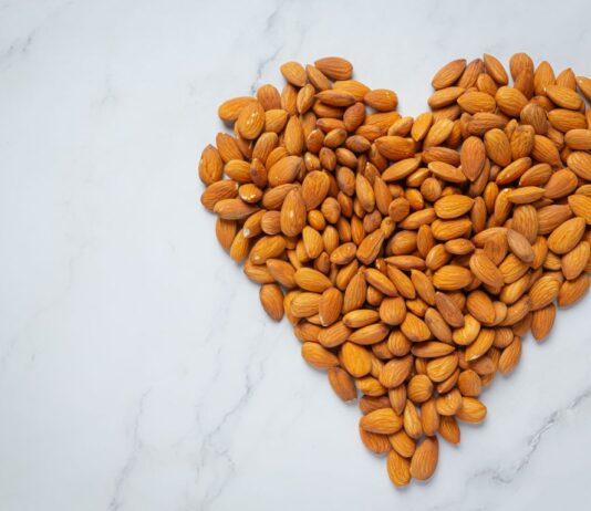 ДАЛИ СЕМКИТЕ ОД КАЈСИЈА ПОМАГААТ ВО ЛЕКУВАЊЕТО НА РАКОТ