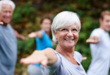 ВОДИЧ ЗА ЗДРАВО СТАРЕЕЊЕ ЗА ТРЕНИНГ ЗА СИЛА И ИСТЕГНУВАЊЕ ДОМА