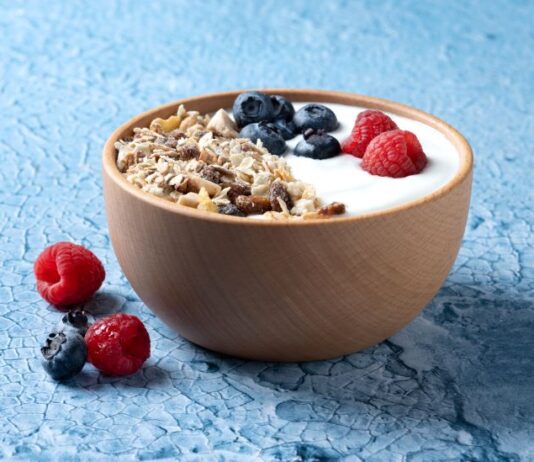 КОГА ОВЕСНАТА КАША ЗА ПОЈАДОК Е СОЈУЗНИК ВО СЛАБЕЕЊЕТО, А КОГА НЕ Е?