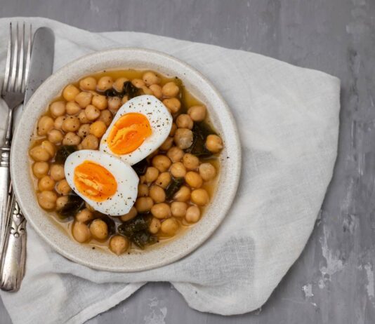 ХРАНА ШТО ВЕДНАШ ГО НАМАЛУВА ШЕЌЕРОТ ВО КРВТА