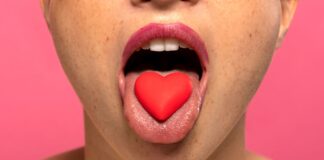 ИЗГЛЕДОТ НА ЈАЗИКОТ ОТКРИВА РИЗИК ОД СРЦЕВИ ЗАБОЛУВАЊА