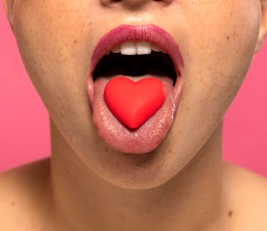 ИЗГЛЕДОТ НА ЈАЗИКОТ ОТКРИВА РИЗИК ОД СРЦЕВИ ЗАБОЛУВАЊА