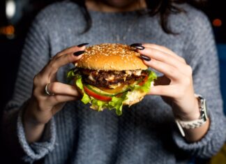 ГЛАВНИТЕ ВИНОВНИЦИ ЗА ГЛАДTA ДУРИ И ПО ОБРОКОТ – НЕ Е ХРАНАТА