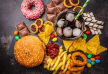 КАКО УЛТРА-ПРЕРАБОТЕНАТА ХРАНА ИМ ШТЕТИ НА НАШИТЕ ОРГАНИ – НЕ СМЕ СОЗДАДЕНИ ДА ЈА ЈАДЕМЕ