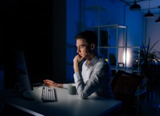 ПЕТ СОВЕТИ ЗА ЗДРАВЈЕ ПРИ РАБОТА ВО НОЌНИ СМЕНИ