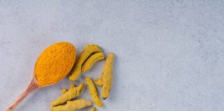 КАКО ДА СЕ КОРИСТИ КУРКУМА ВО ПРАВ?
