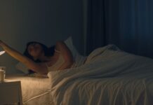 КОЛКУ ПАТИ Е НОРМАЛНО ДА СЕ БУДАМ ВО ТЕКОТ НА НОЌТА ВО СПОРЕДБА СО ВОЗРАСТА?